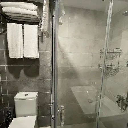 Opera Hotel 3*