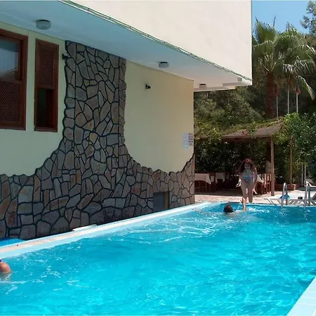 Opera Hotel 3*