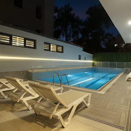 Opera Hotell 3*