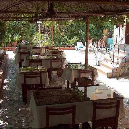 Hotel Opera 3*