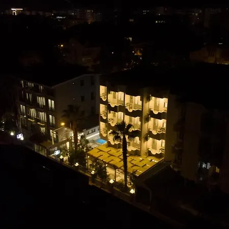 Ξενοδοχείο Opera 3*