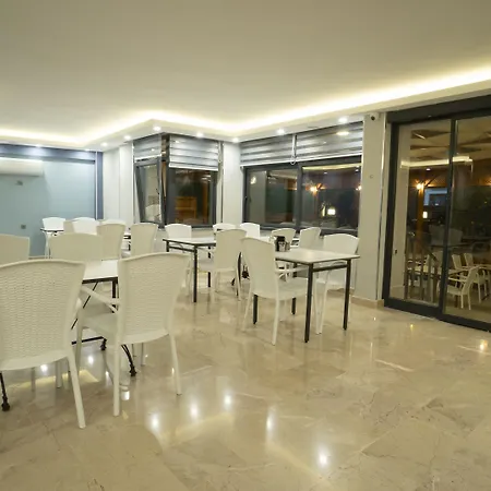 Opera Hotel 3*