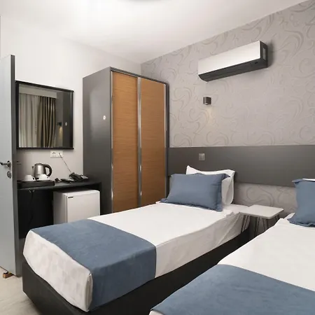 Opera Hotel 3*