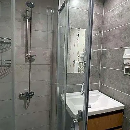 Opera Hotel 3*