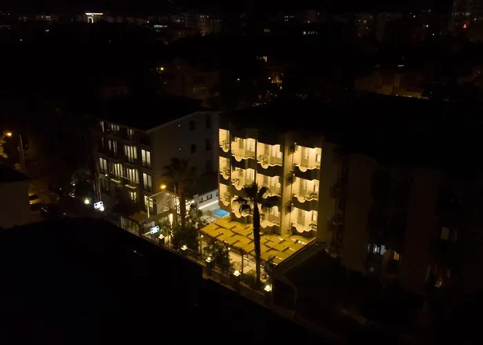 Hotel Opera 3*