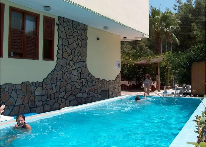 Opera Hotel 3*