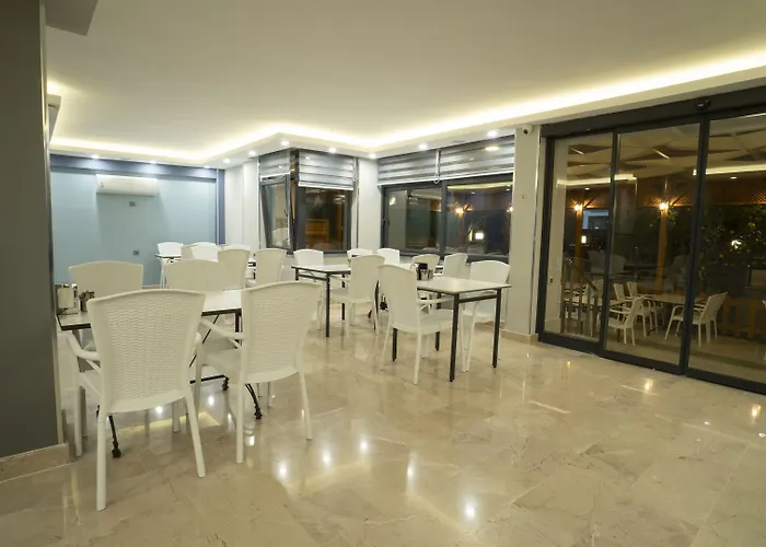Opera Hotel 3*