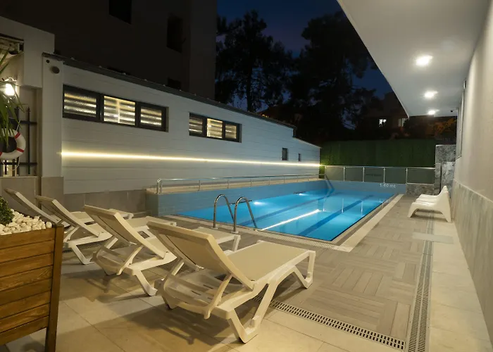 Opera Hotel 3*