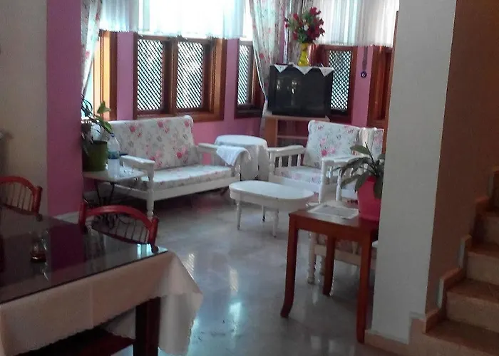 Opera Hotel 3*