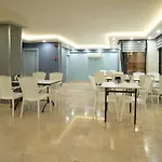 Opera Hotel 3*